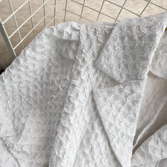 Vestido mini de manga corta con burbujas blancas