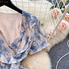 Damen Chiffonkleid mit unregelmäßigen Rüschen und Blumenmuster