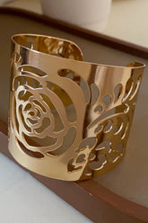 Hollow Out Flower Leaves Alloy Cuff Bracelet - Gold