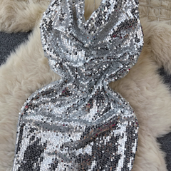 Neckholder-Meerjungfrauenkleid mit offenem Rücken und Pailletten