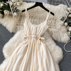 Sommerkleid mit V-Ausschnitt