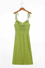 Grünes Blumenkleid mit Schlitz für Damen