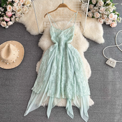 Ärmelloses Chiffonkleid in unregelmäßiger A-Linie