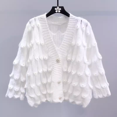 Suéter de escote en V con cuentas degradadas