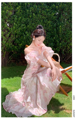 Chiffonkleid mit Blumenmuster und Strapsen