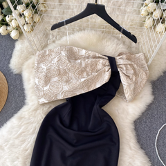 Schulterfreies Kleid mit Farbkontrasten für Damen