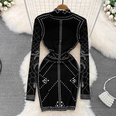 Kurzes Kleid im Retro-Stil mit Stehkragen und Rauten