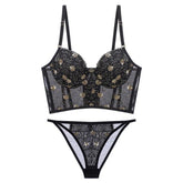 Dessous-Set mit französischer Stickerei und Blumenspitze