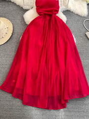 Rotes ärmelloses Sommerkleid