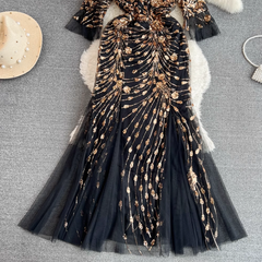 Glitzerndes Meerjungfrauenkleid mit Fünfviertelärmeln und V-Ausschnitt