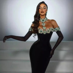 gloves, luxurious diamond studded hanging bag, hip bandage dress, high-end red carpet party dress