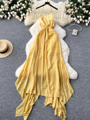 Festliches Kleid mit unregelmäßigen Rüschen und Sling