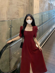 Sommerkleid für Damen mit eckigem Ausschnitt