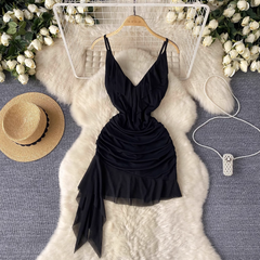 Sommerliches Tüllkleid mit V-Ausschnitt und Rüschen