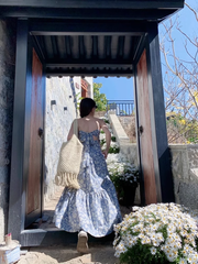 Rückenfreies, geblümtes Strapskleid für Damen in Blau