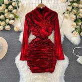 Stilvolles langärmliges Stehkragen-Plissee-Kurzkleid in Metallic-Optik