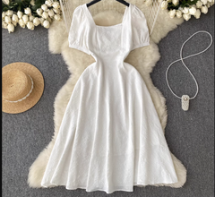 Sommerkleid für Damen mit eckigem Kragen und Puffärmeln