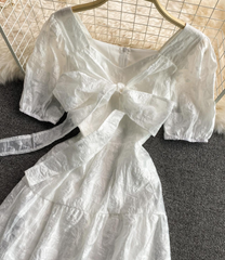 Weißes, kurzes Kleid in A-Linie