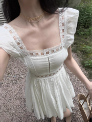 Plissiertes Sommerkleid für Damen mit eckigem Ausschnitt