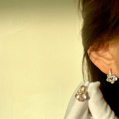 Ohrringe mit Sakura-Blume und Kirschblüte, goldfarben