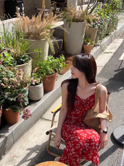 Sommer Strandurlaub Strandkleid rotes Blumen Strapskleid