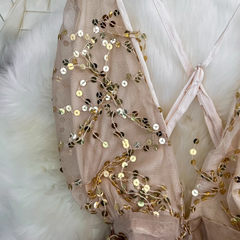 Rückenfreies A-Linien-Kleid mit tiefem V-Ausschnitt