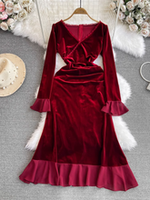 Herbst und Winter Trompete langärmeliges V-Ausschnitt mittellanges rotes Samtkleid Weihnachtsfeierkleid
