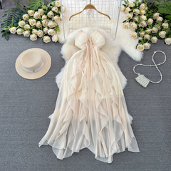 Neckholder-A-Linien-Chiffonkleid mit Rüschen