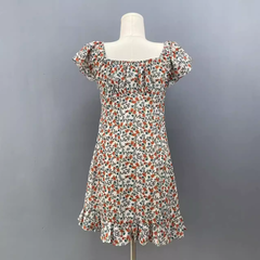 Sommerkleid für Damen mit elastischem, quadratischem Ausschnitt und kurzen Ärmeln sowie bedrucktem Rüschen