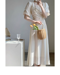 Sommerkleid für Damen mit eckigem Ausschnitt