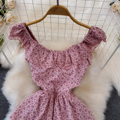 Geblümtes A-Linien-Kleid mit eckigem Ausschnitt und Rüschen für den Urlaub am Meer