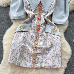 Leichtes Luxus-Denim-Spleißen mit schwerer Stickerei, schlankes kurzes Kleid für den Sommer