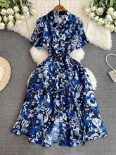 Bedrucktes A-Linien-Hemdkleid im Retro-Palaststil