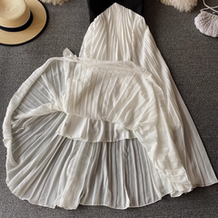 Strandkleid im neuen Stil mit Trägern und rückenfrei