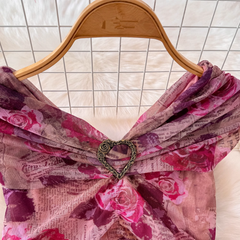 Kurzes Kleid aus Netzstoff