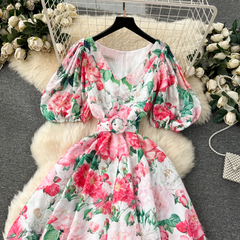 Kleid mit Puffärmeln im französischen Hofstil