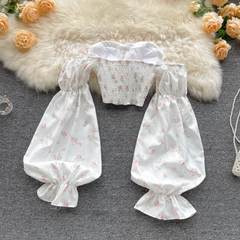 Top corto con estampado floral