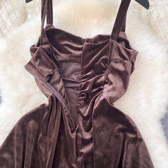 Mittellanges A-Linien-Retro-Samtkleid mit quadratischem Kragen