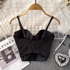 Farbenfrohes Performance-Kostüm mit Rautenmuster und gepolstertem Oberteil