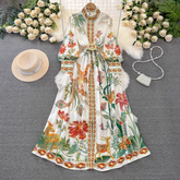 Langärmliges, bedrucktes A-Linien-Kleid mit Stehkragen