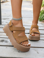 Sandalen mit dicker Sohle und Kettenverstellung