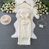 Neckholder-Kleid mit offenem Rücken und Fransen, mittellang