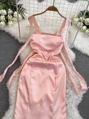 Schlichtes Kleid in reiner Farbe