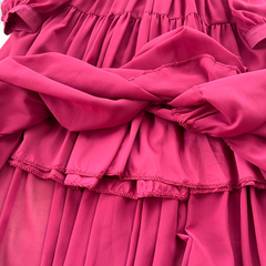 Elegantes Chiffonkleid mit V-Ausschnitt und langen Ärmeln