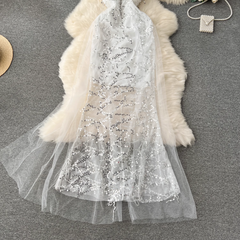 Weißes langes Sommerkleid