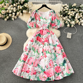 Kleid mit Puffärmeln im französischen Hofstil