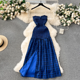 Süßes, elegantes Damenkleid mit Schlitz