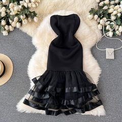 Schickes trägerloses Meerjungfrauenkleid in Midilänge