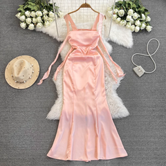 Schlichtes Kleid in reiner Farbe