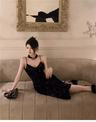 Schwarzes Partykleid mit Pailletten